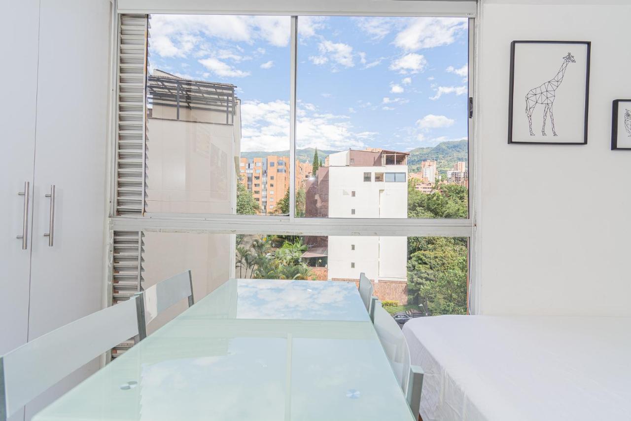 Loft Moderno En El Poblado Con Vista Y Parqueadero Mio Lofts Apartment Medellin Exterior photo